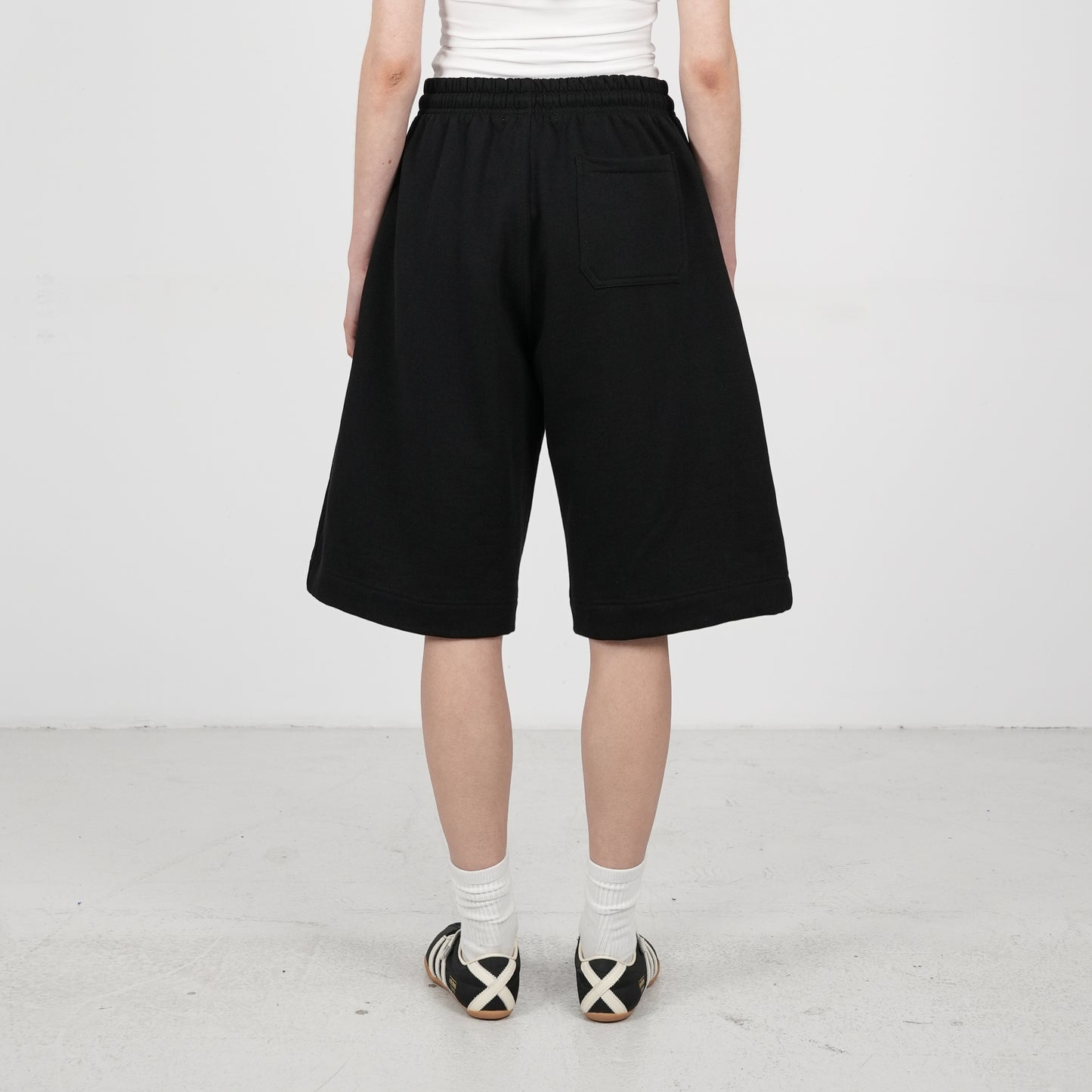 Barrel Flowy Shorts (Black)